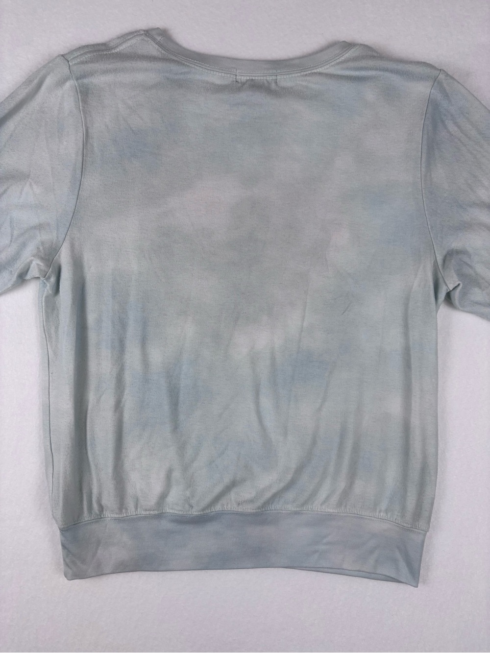 Wildfox Light Blue Tie-Dye Sweatshirt with Coral Heart Women’s Small - Picture 2 of 3
